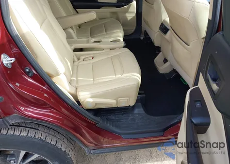 2016 Toyota Highlander Xle V6 z USA, uszkodzony, nr VIN 5TDJKRFH8GS309710